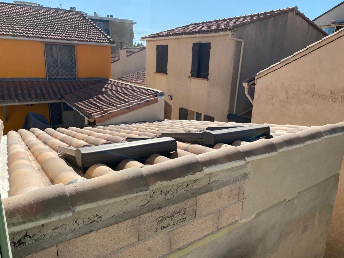 Le 9Ieme Entracte Hotell Marseille Exteriör bild